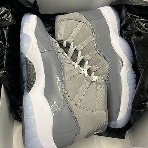 A pair of retro 11 cool grey never worn